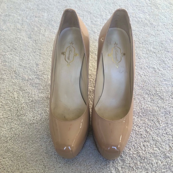 Footcandy platform classic nude/tan heels. - Picture 3 of 9